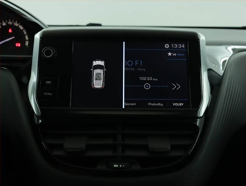 Peugeot 2008 (2018) 1.2 PureTech, Serv.kniha - fotka 16 z 16