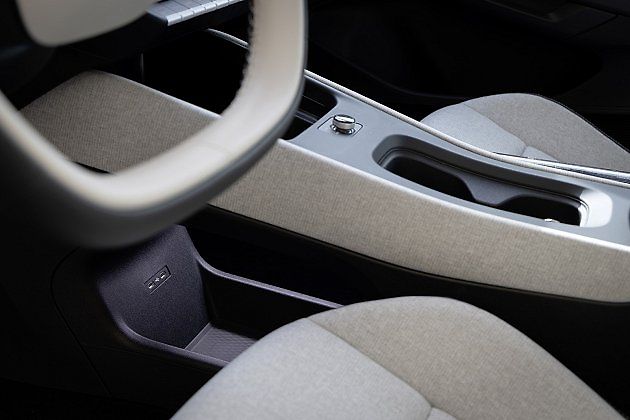 Centrální konzole má dvě úrovně., zdroj: Se svolením VW