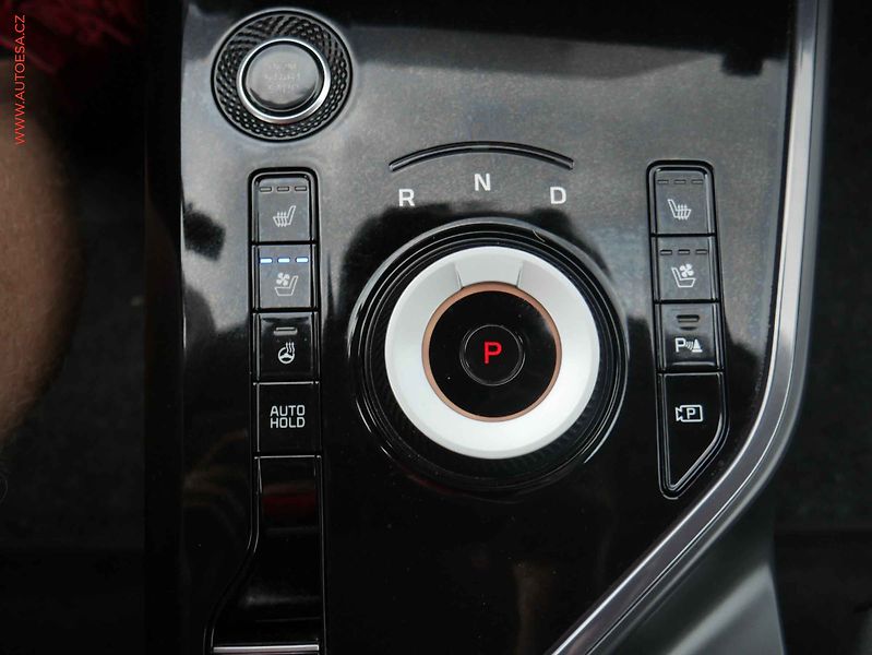Kia Niro (2022) 1.6 GDi HEV, ČR, AT, LED - fotka 22 z 24