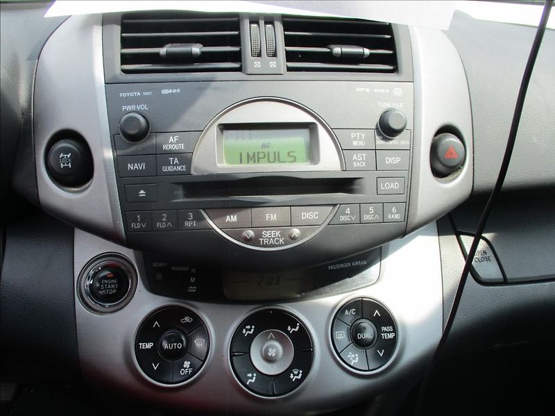 Toyota RAV4 2,2 D, 4x4, aut klima,kamera, - fotka 12 z 22