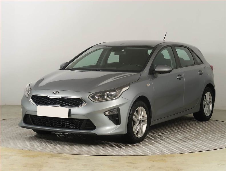 Kia Ceed (2019) 1.4 CVVT, Serv.kniha, Tempomat - fotka 2 z 17