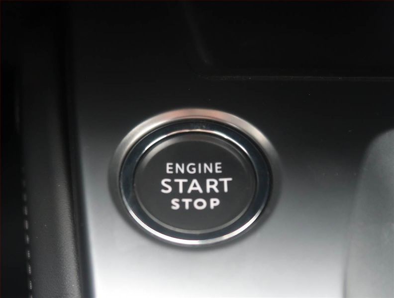 Peugeot 308 (2022) Allure 1.2 PureTech - fotka 18 z 19