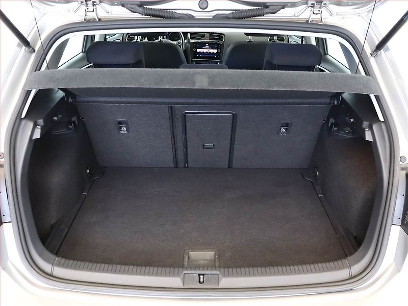 Volkswagen Golf (2019) Comfortline 1.5 TSI - fotka 11 z 13
