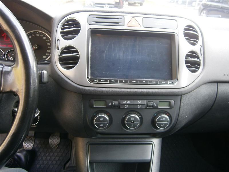 Volkswagen Tiguan 2,0 TDI 4 MOTION 125 KW - fotka 15 z 19