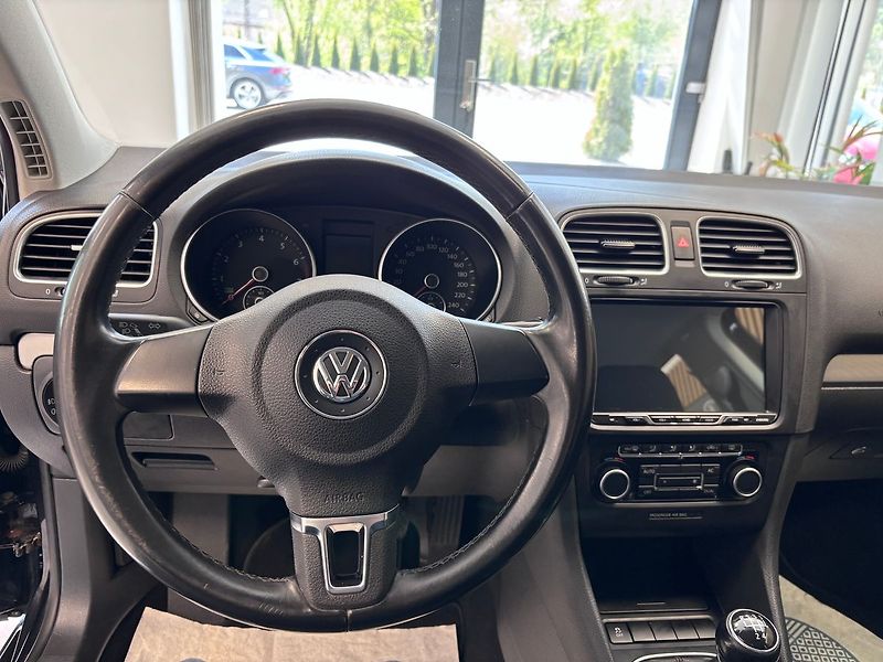 Volkswagen Golf 1.2TSI TREND - fotka 13 z 28