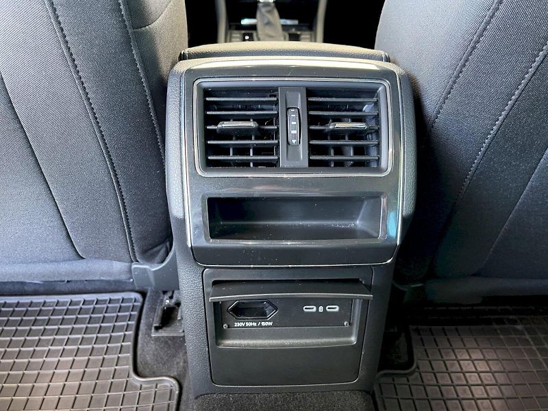 Škoda Superb (2023) 2.0 TDI 147kW DSG Style Plus c - fotka 26 z 35