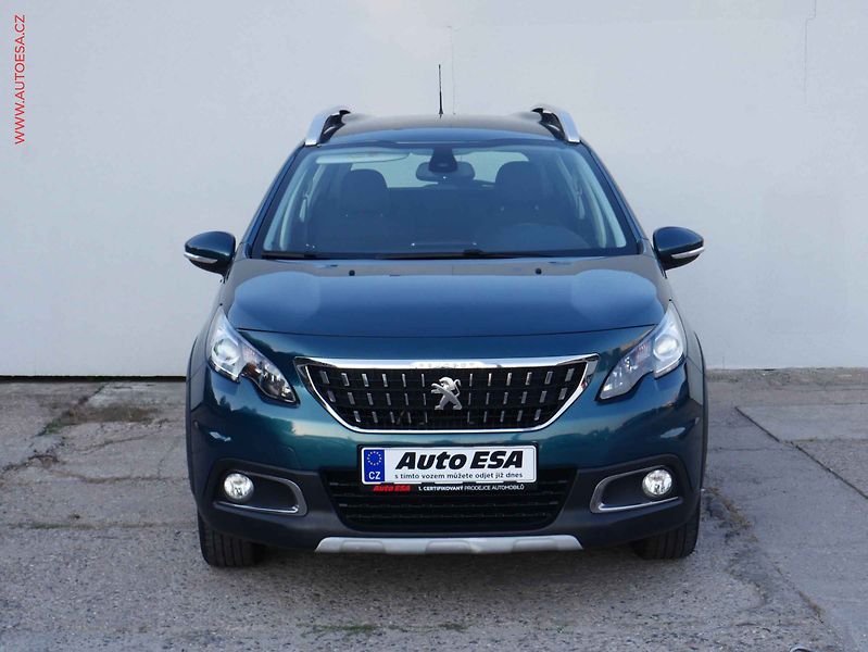 Peugeot 2008 (2019) 1.2 PT, Allure, park. čidla - fotka 2 z 14