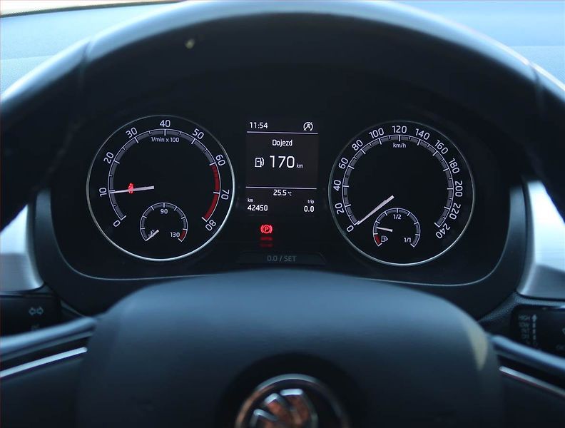 Škoda Rapid (2018) Spaceback 1.0 TSI - fotka 11 z 15