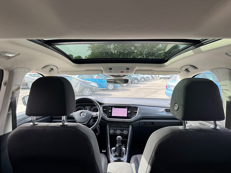 Volkswagen T-Roc (2019) IQ. DRIVE 1,5 TSI 110 KW - fotka 32 z 36