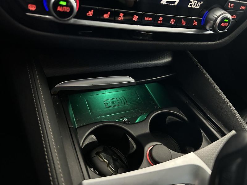 BMW Řada 5 3,0   530xD,210kW,ČR,M-SPORT,D - fotka 30 z 43