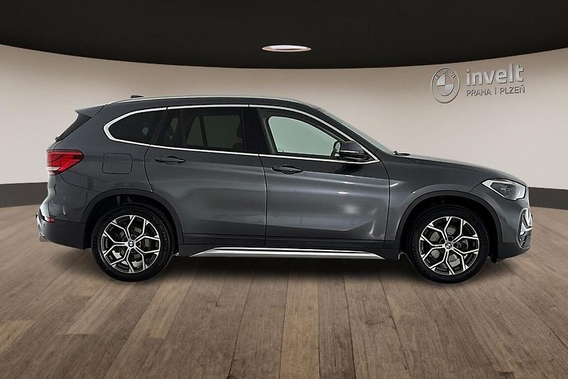 BMW X1 xDrive18d - fotka 2 z 24