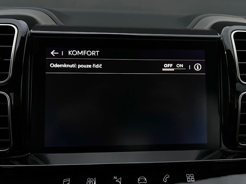 Citroën C5 Aircross (2019) 1.2 PureTech 96kW SHINE - fotka 38 z 49