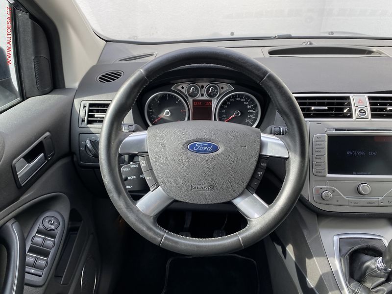 Ford Kuga (2012) 2.0 TDCi 4X4, Titanium - fotka 11 z 16