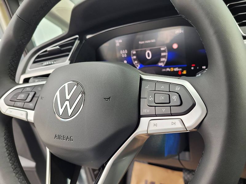 Volkswagen Touran 1.5 TSI DSG R-Line 7míst TAŽNÉ - fotka 19 z 50