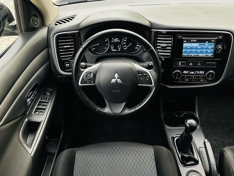 Mitsubishi Outlander 2.0i MANUÁL 1.MAJITEL TAŽNÉ - fotka 26 z 44