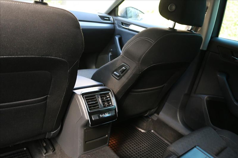 Škoda Superb 2,0 TDi, DSG , 4x4 - fotka 38 z 52
