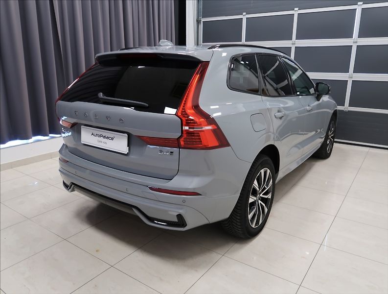 Volvo XC60 2,0 B4 AWD PLUS DARK 1. MAJ ČR - fotka 5 z 55