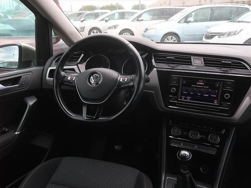 Volkswagen Touran (2017) 1.4 TSI, Tempomat - fotka 7 z 16