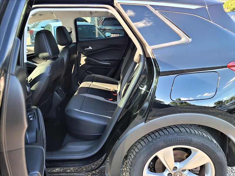 Opel Grandland X 1,6 PHEV,E-AT,Elegance,led,nav - fotka 12 z 50