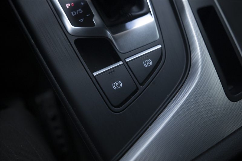 Audi A5 2,0 TDI SPORTBACK NAVI KAMERA - fotka 41 z 44