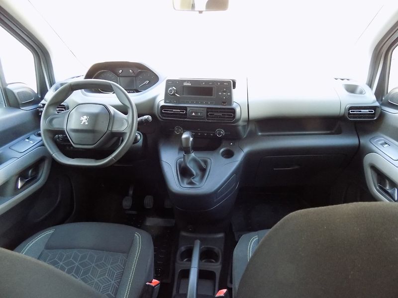 Peugeot Rifter (2021) 1.5HDi/L2H1/klimatizace/ČR/ - fotka 19 z 34