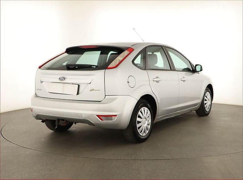 Ford Focus (2009) 1.6 16V, nová STK, Tažné - fotka 5 z 11