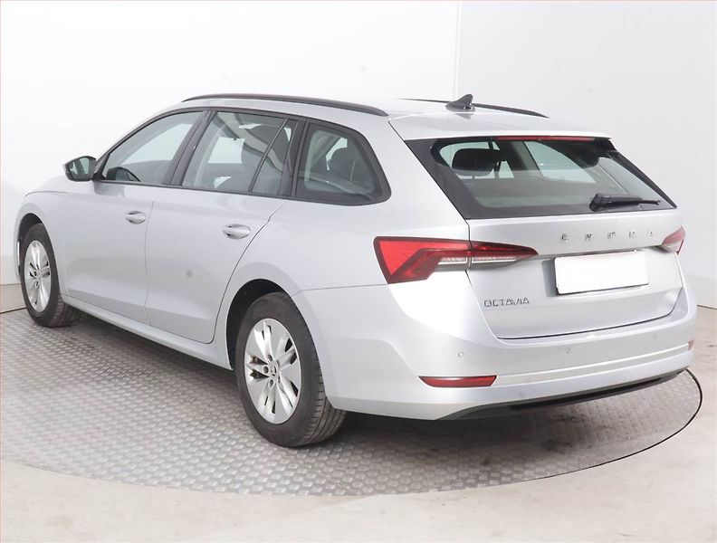 Škoda Octavia (2022) Ambition 2.0 TDI, ČR,1.maj - fotka 4 z 15