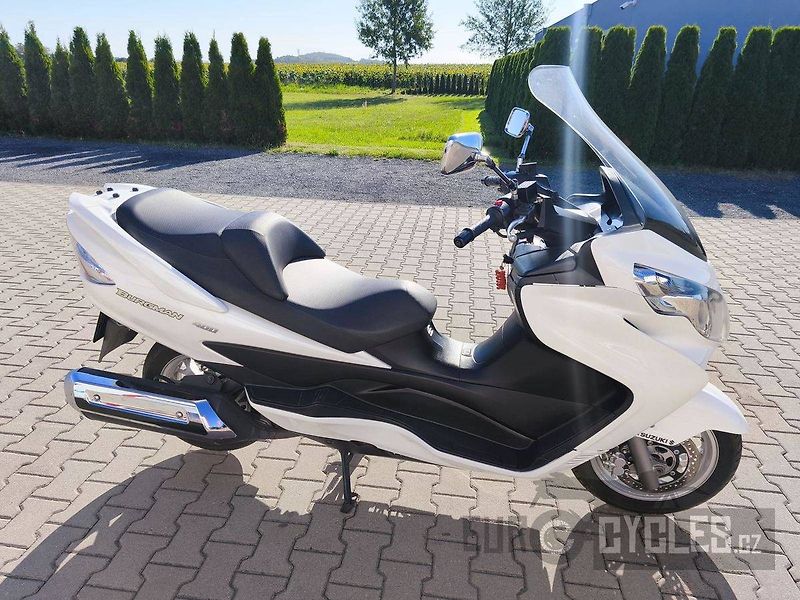 Suzuki Burgman 400 (2010) ABS - fotka 2 z 11