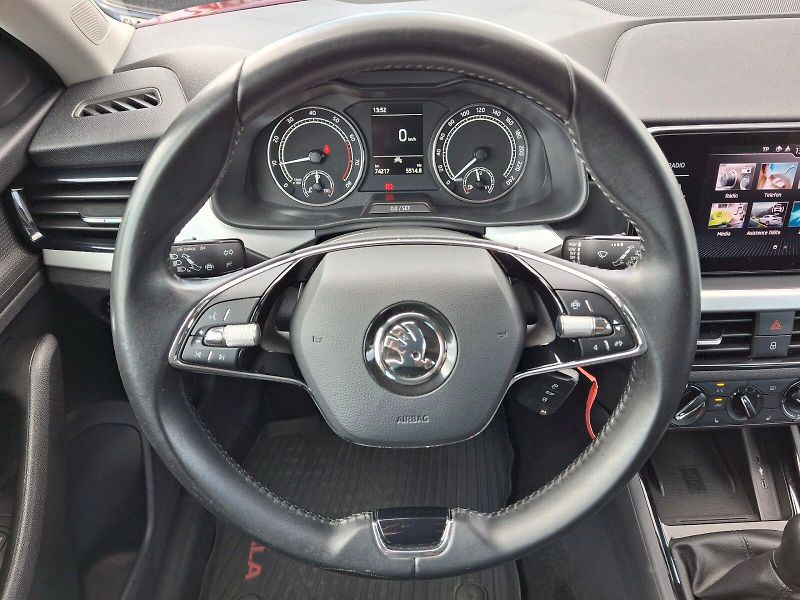 Škoda Scala (2022) Ambition 1,0TSi 81kW - fotka 16 z 34