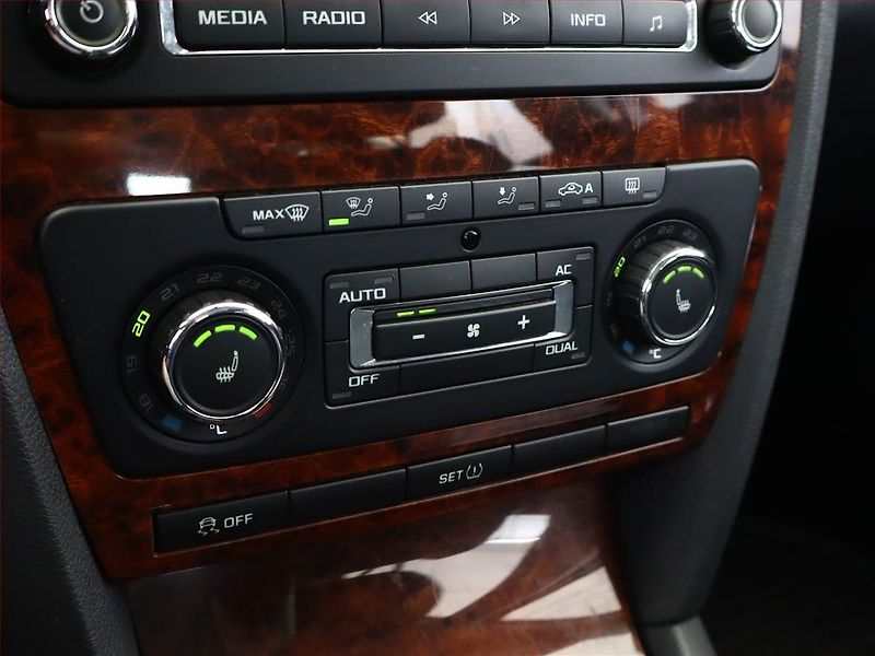 Škoda Octavia (2011) 1.8 TSI, 4X4, Serv.kniha - fotka 13 z 16