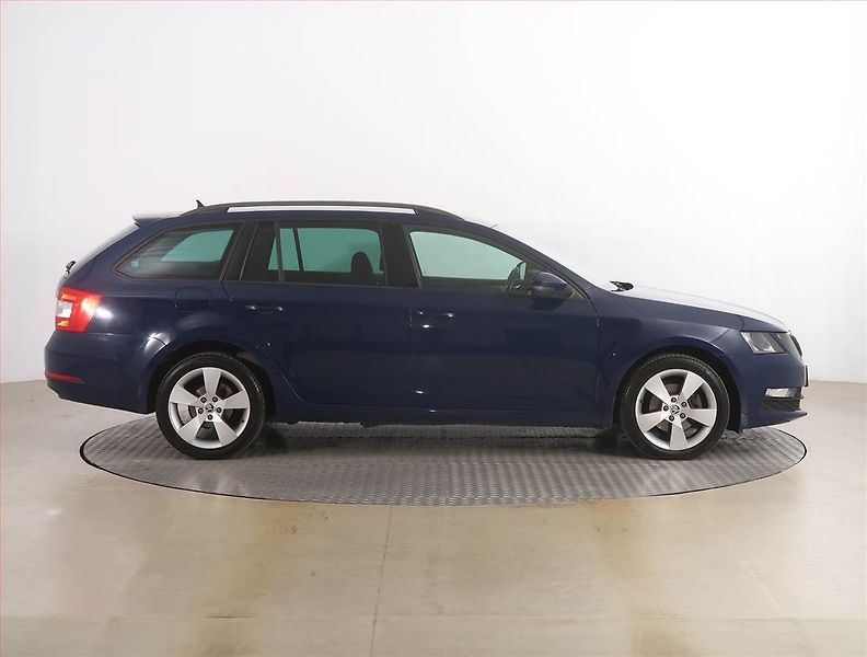 Škoda Octavia (2018) 2.0 TDI, Navi, Tempomat - fotka 6 z 17