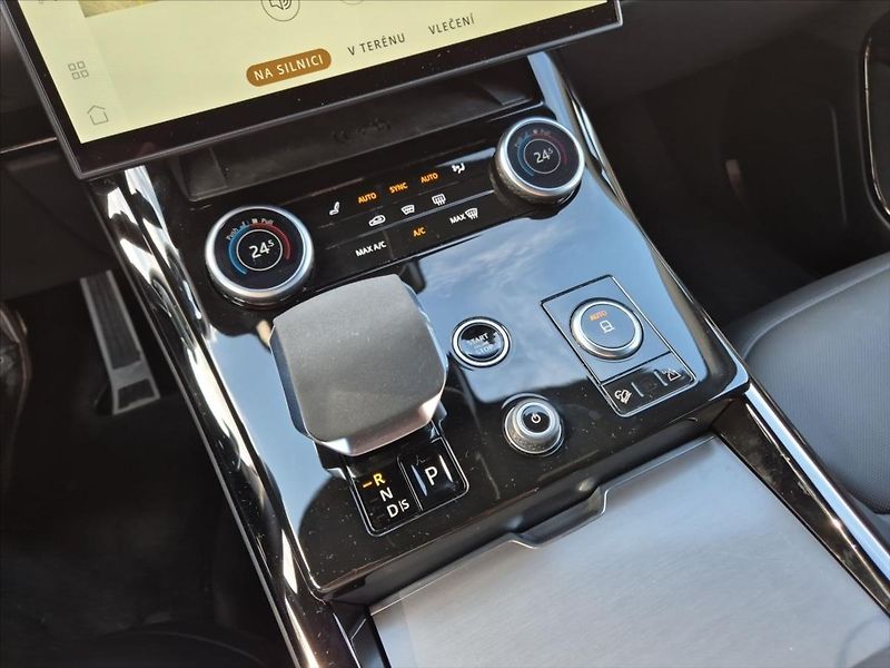 Land Rover Range Rover Sport 3,0 D300 HSE Dynamic - fotka 16 z 19