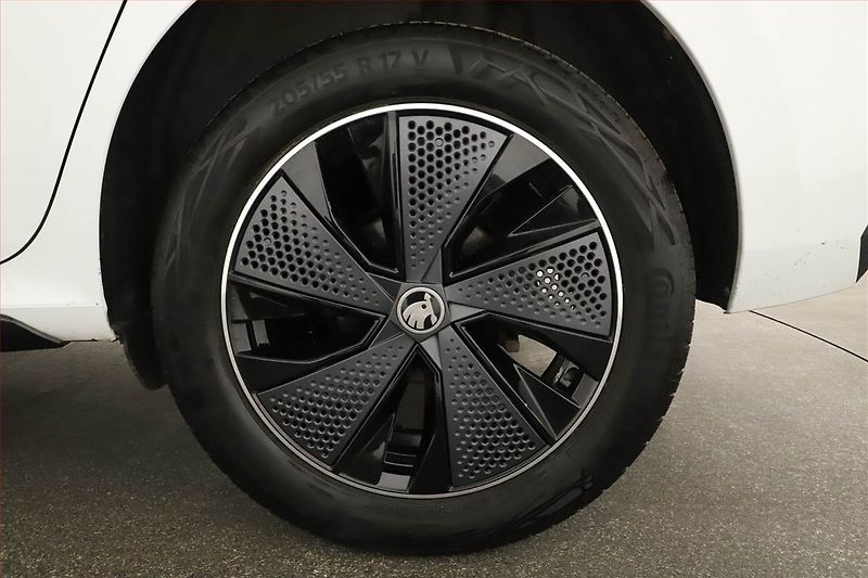 Škoda Kamiq (2025) 1.0 TSI, MONTE CARLO, KEYLESS - fotka 15 z 15