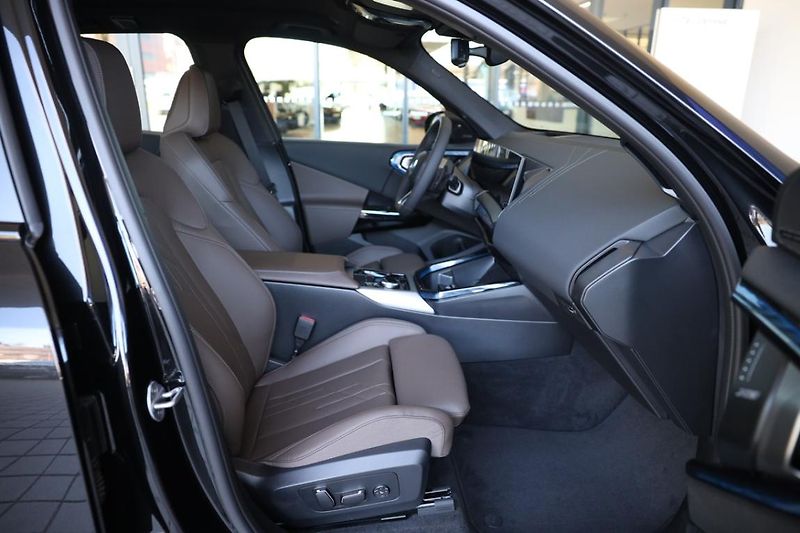 BMW X3 xDrive 40d - fotka 14 z 18