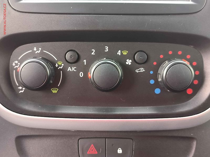 Renault Trafic (2017) 1.6dCi 145 ENERGY, 2.maj,ČR - fotka 14 z 21