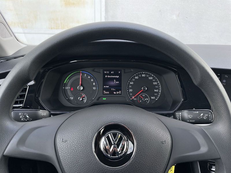 Volkswagen Bora (2019) E- 100 kW DSG - fotka 6 z 21