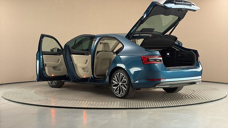 Škoda Superb 2.0 TDI L&K DSG 4x4 - fotka 7 z 35
