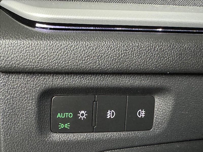 Škoda Octavia 1,4 TSi  iV DSG Style Virtual - fotka 21 z 49