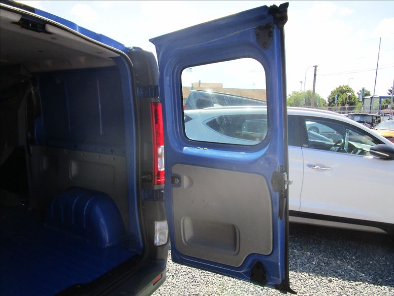Renault Trafic 2.0dCi 115 L2H1, 6 míst - fotka 40 z 45