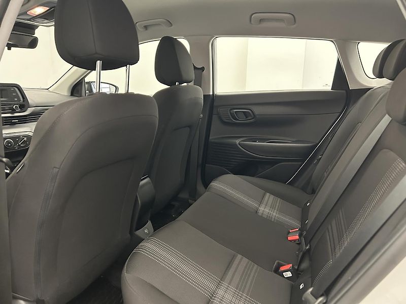 Hyundai Bayon 1.2  Comfort Club - fotka 17 z 24