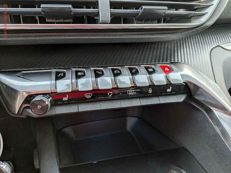Peugeot 3008 (2018) 1.6HDi, ČR, AC, kamera - fotka 15 z 15
