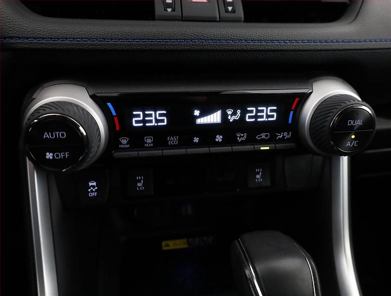 Toyota RAV4 (2024) 2.5 Hybrid - fotka 9 z 16