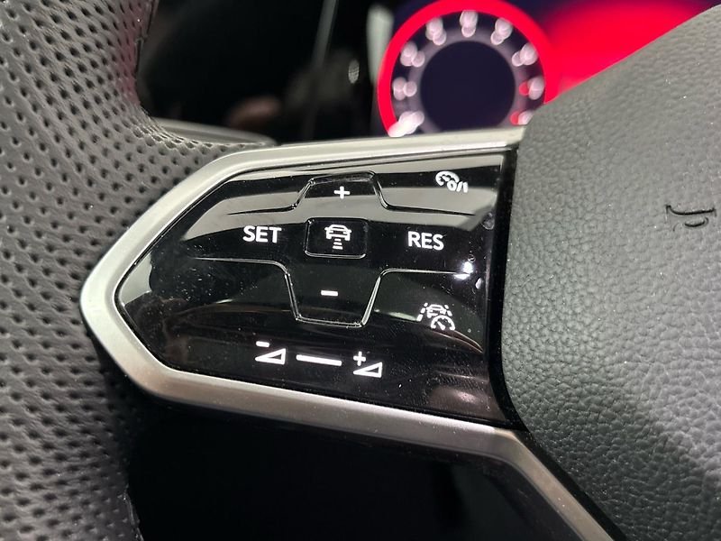 Volkswagen Golf GTI DSG - fotka 23 z 29