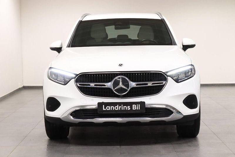Mercedes-Benz GLC 200 4MATIC Pano - fotka 2 z 20
