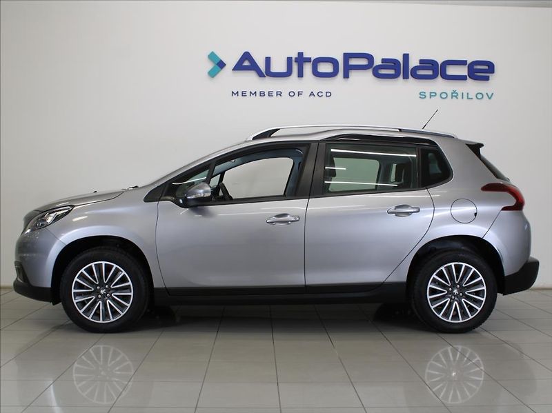 Peugeot 2008 1,2 PT 81kW 62tkm. 1.maj.ČR - fotka 3 z 18