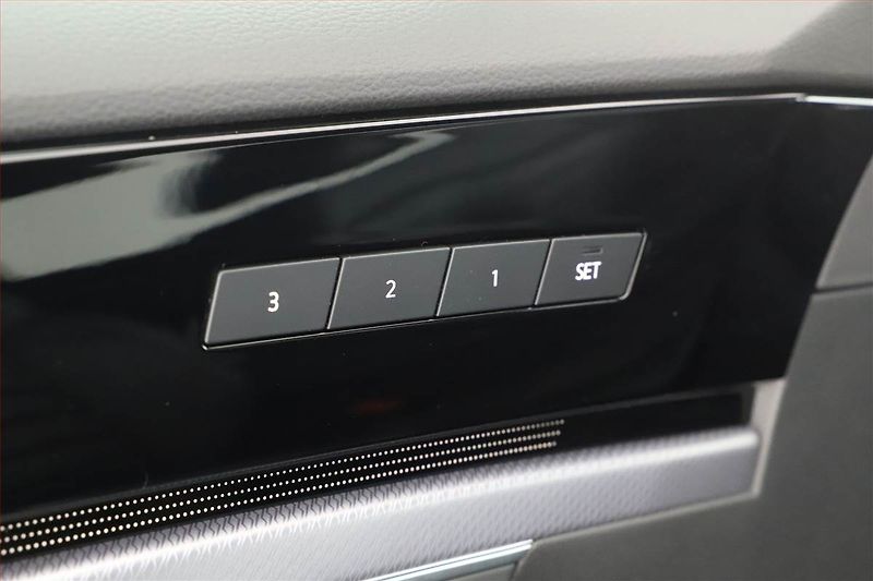 Volkswagen Touareg (2022) 3.0 TDI - fotka 10 z 21