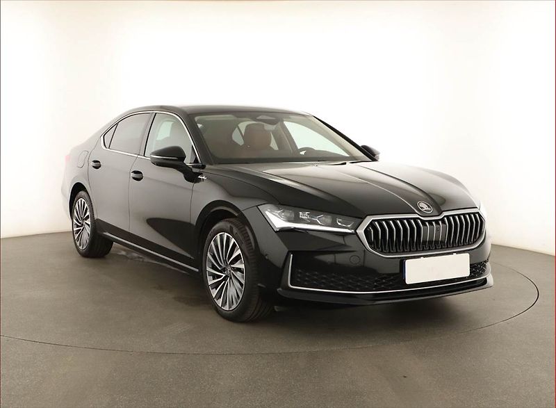 Škoda Superb (2025) 2.0 TSI, LAURIN&KLEMENT, DPH - fotografie inzerátu