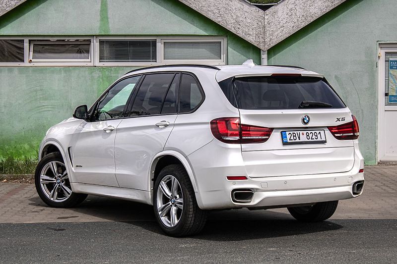 BMW X5 - fotka 8 z 42