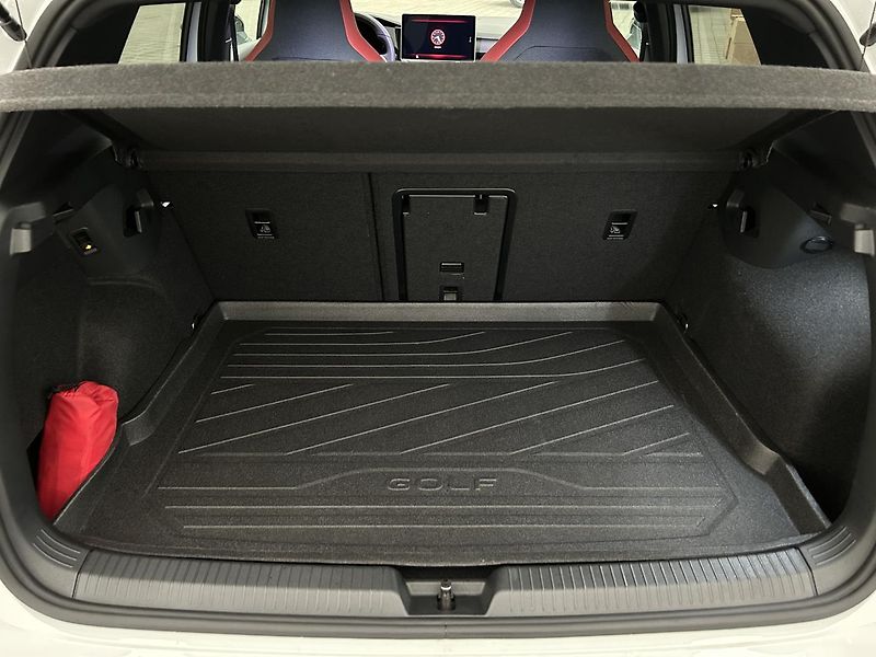 Volkswagen Golf 2.0 TSI GTI - fotka 24 z 31