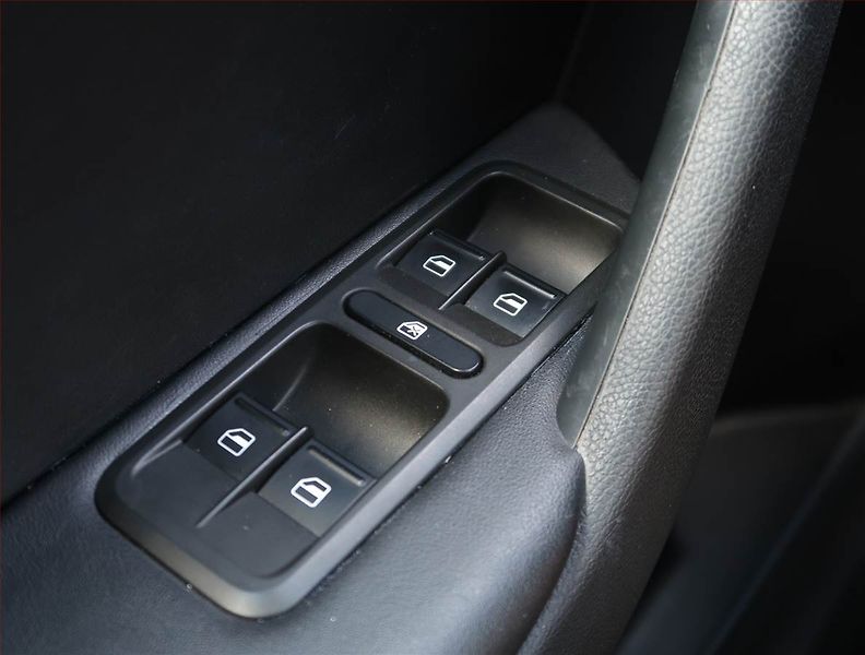 Škoda Yeti (2013) Elegance 1.4 TSI, Automat - fotka 16 z 21